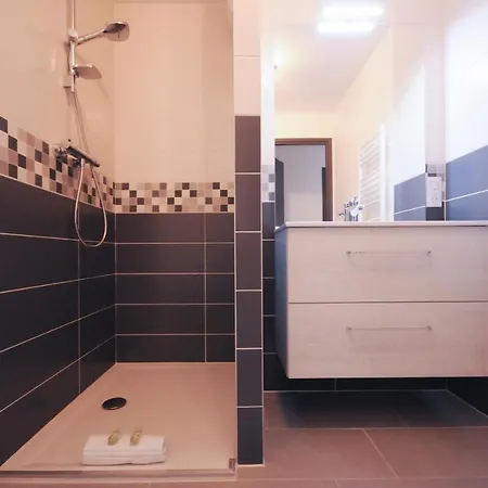 Le Repertoire Du - 1 Bedroom For 2 Or 4 People Garage