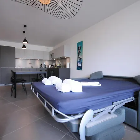 Apartment Le Repertoire Du - 1 Bedroom For 2 Or 4 People Garage